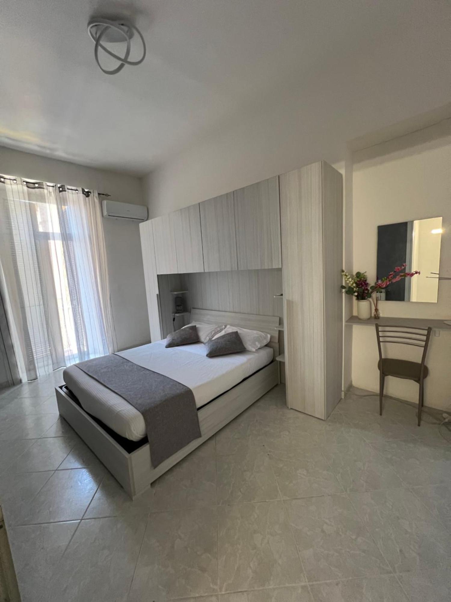 Port House Apartment ชิวิตาเวกเกีย ภายนอก รูปภาพ